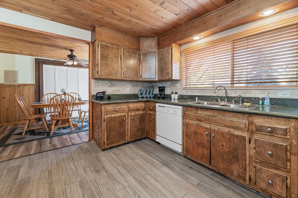 Big Bear Lakefront Lodge photo 56