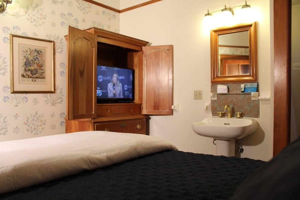 Pacific Grove Inn photo 24