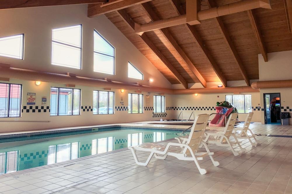 White Oak Inn & Suites photo 6