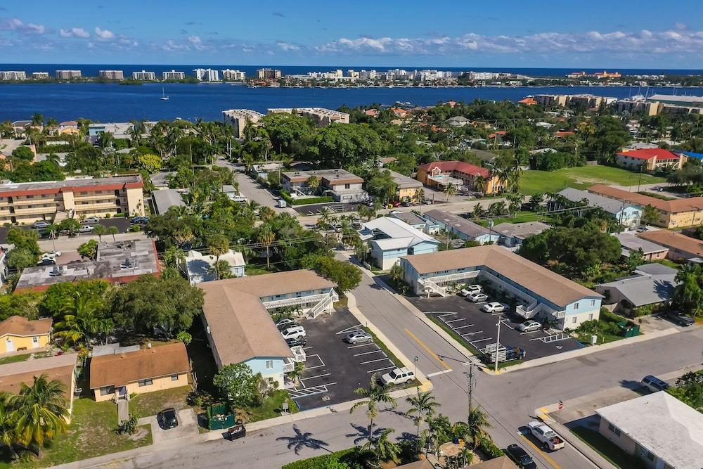 Seven Palms Hotel & Apartments photo 3