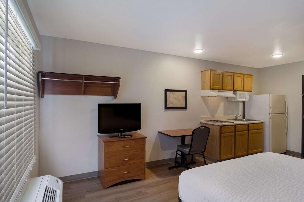 WoodSpring Suites Jacksonville East 295 Cruise Port photo 30