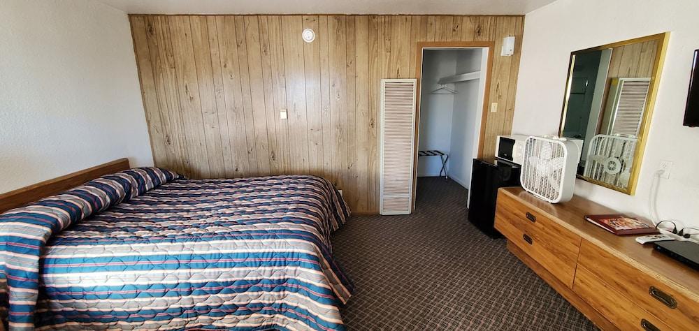 Budget Inn photo 14