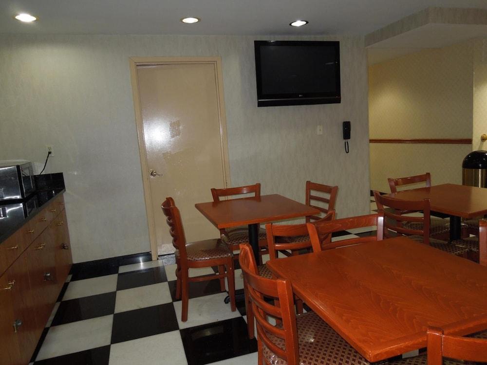 Lex View Inn at JFK Airport photo 18