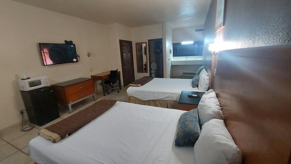 Executive Inn and Suites photo 34
