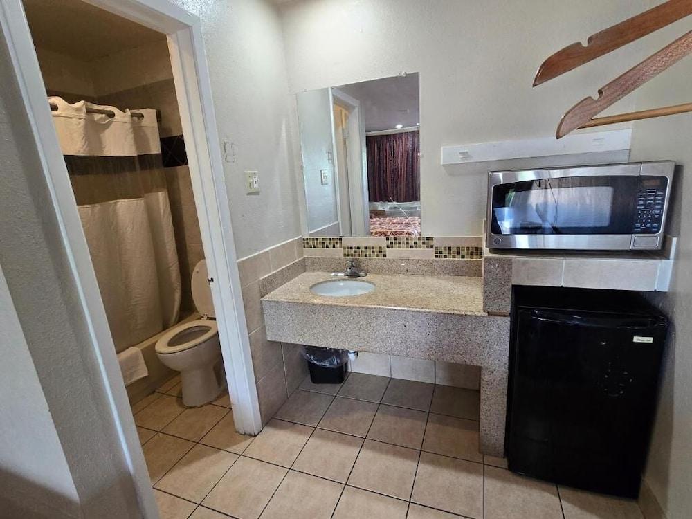 Executive Inn photo 3
