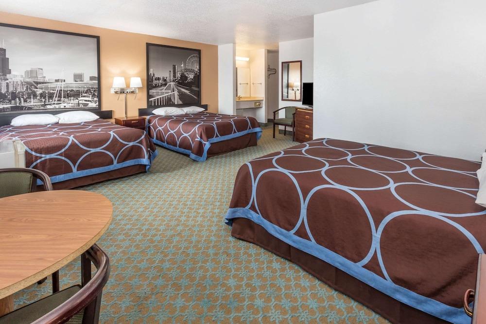 Super 8 by Wyndham Bourbonnais/Kankakee Area photo 8