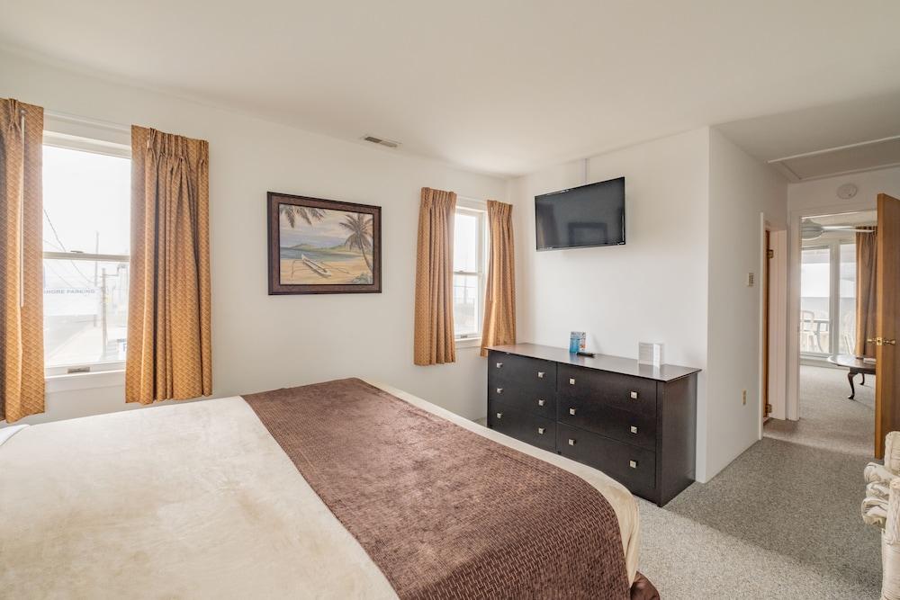 AA Heart of Wildwood Motels photo 28