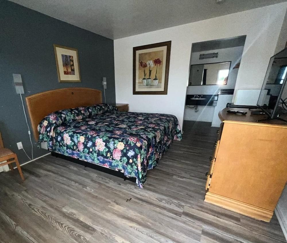 Nights Inn - Richfield photo 10