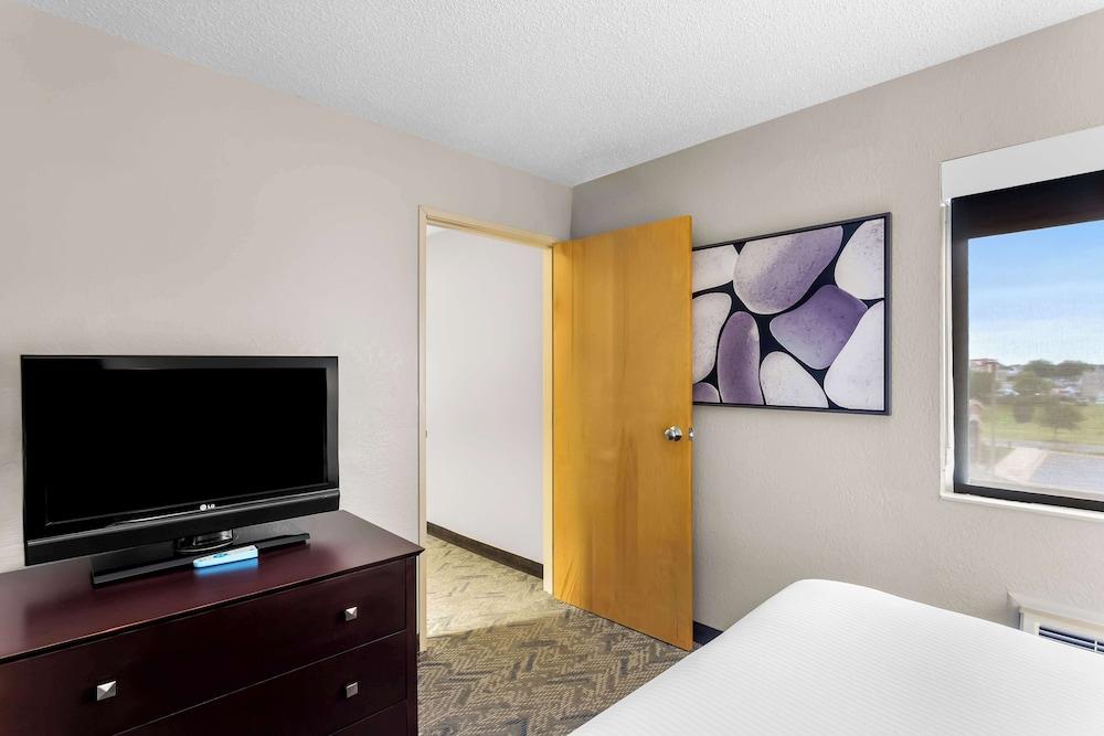 Best Western Oswego Hotel photo 18
