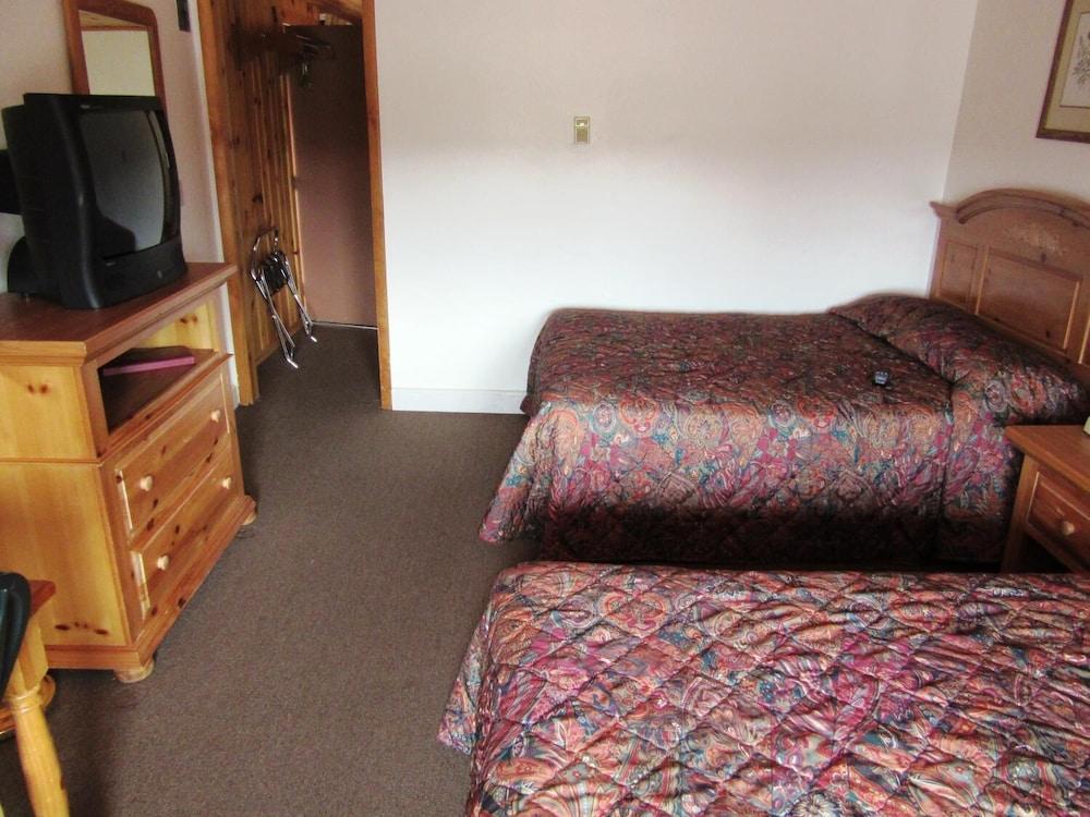 Traveler's Lodge photo 6