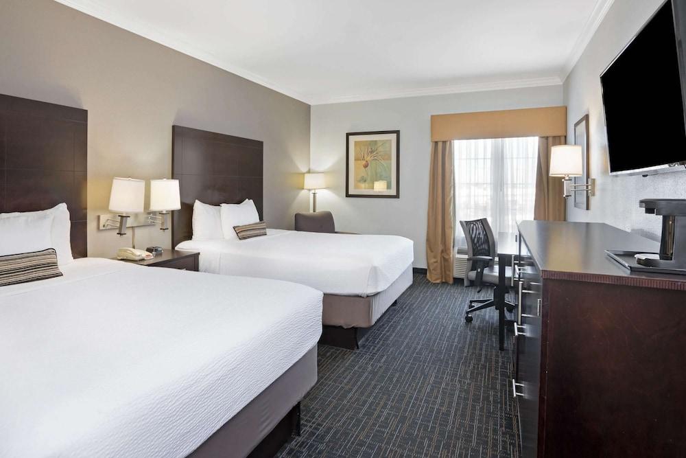 Sonesta Essential Houston Westchase photo 5