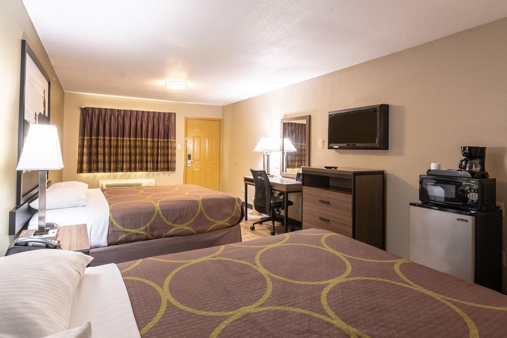 Super 8 Dallas-Mesquite photo 10