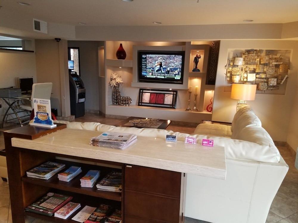 Infinity Inn & Suites photo 2