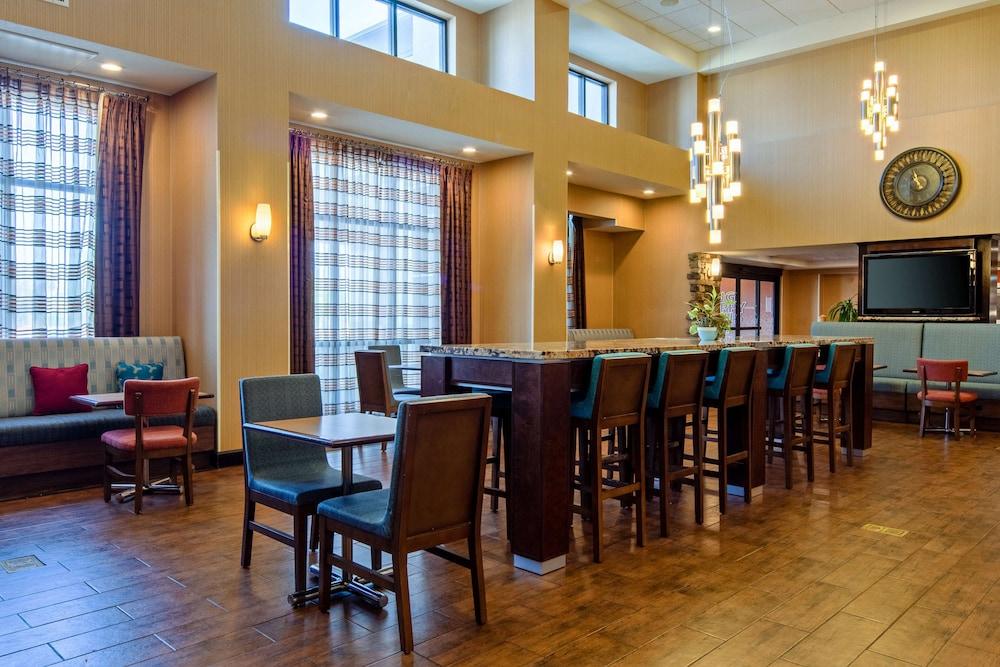 Hampton Inn & Suites Bakersfield/Hwy 58, CA photo 33