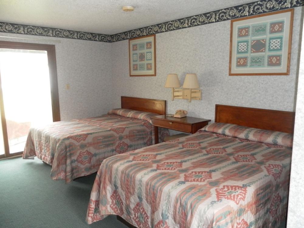 Tidewater Motel photo 1