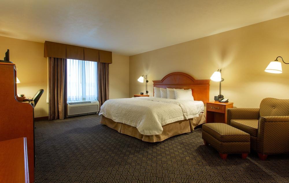 Hampton Inn Waterloo Cedar Valley photo 6