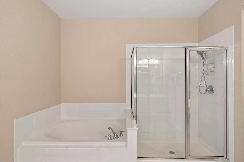 Vista Cay by Orlando Resort Rentals on Universal Boulevard photo 60