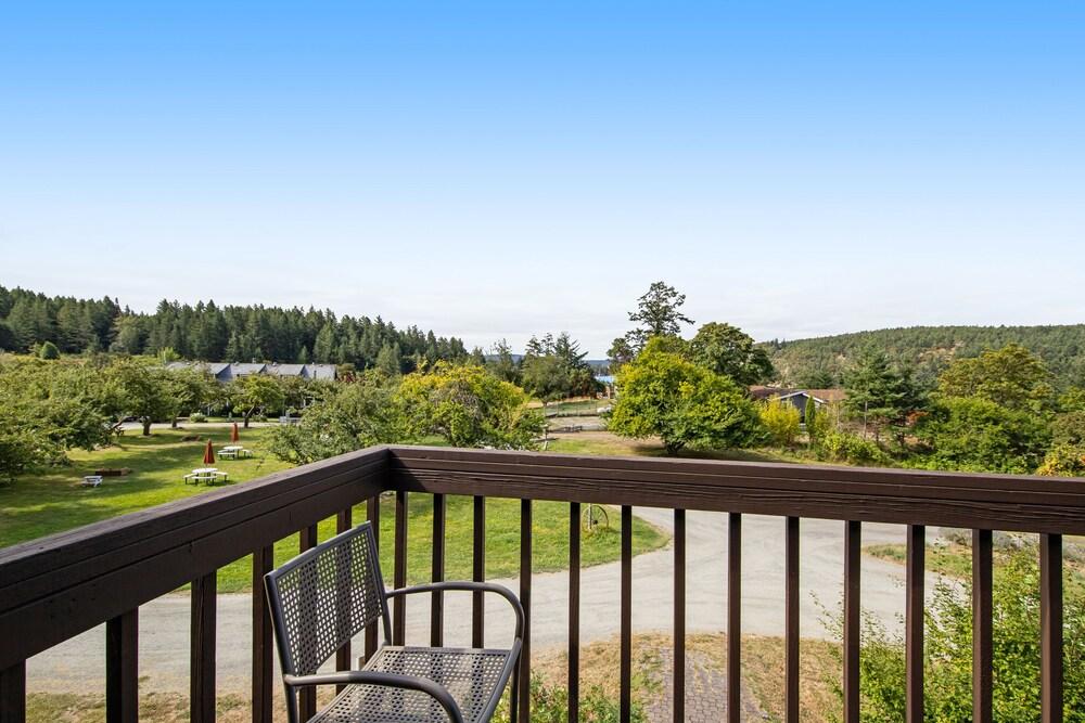 Deer Harbor Inn photo 50