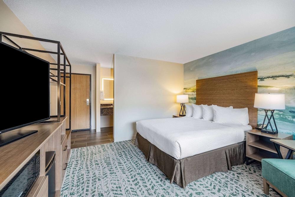 AmericInn by Wyndham Duluth South Black Woods Event Center photo 8