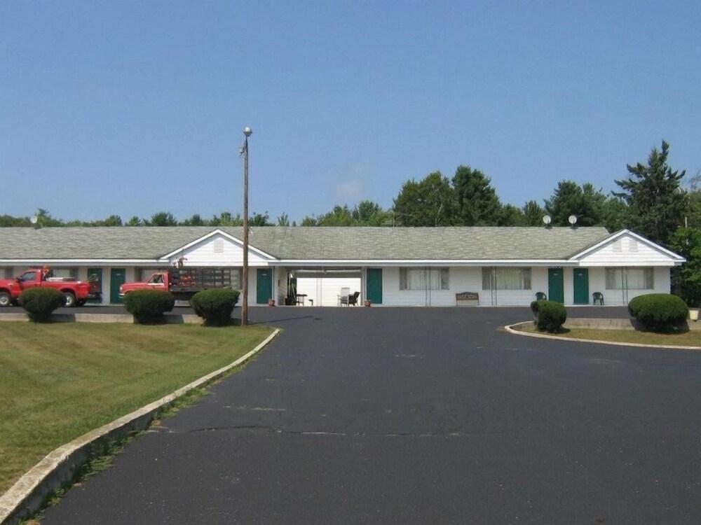 Chapel Hill Motel photo 27