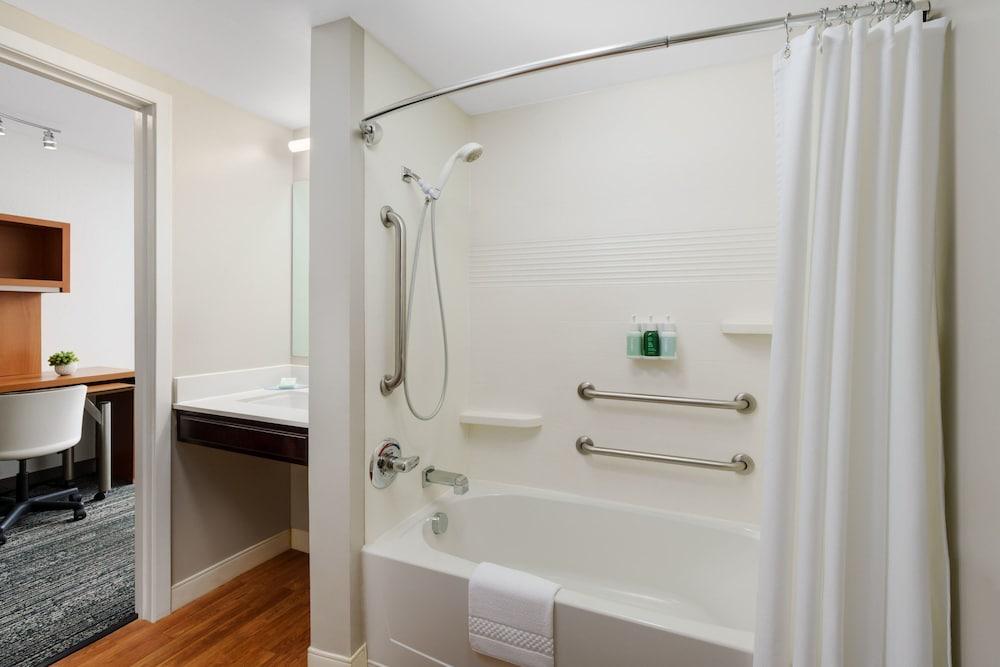 TownePlace Suites by Marriott Manchester photo 30