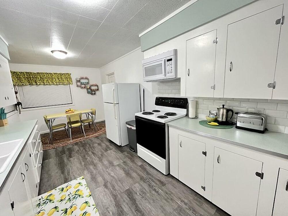 Cascade Motel photo 26