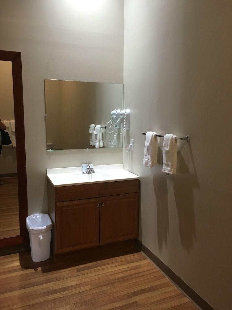 Rolling Hills Lodge photo 13