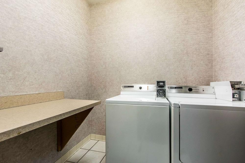 Comfort Suites Fairgrounds West photo 53