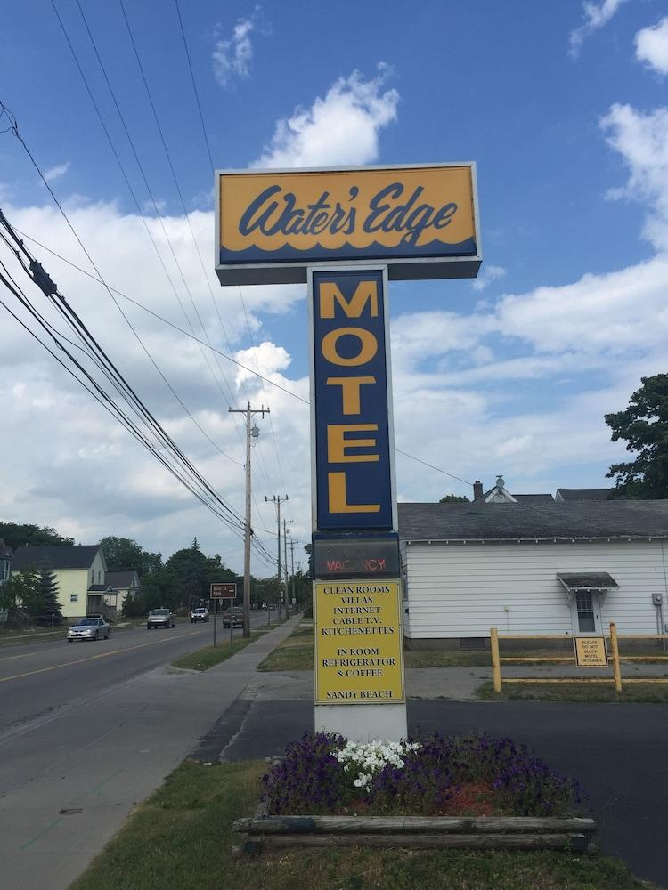 Waters Edge Motel photo 4