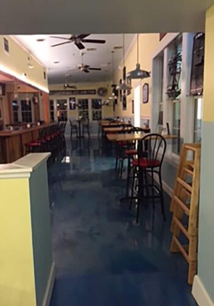 Lake Inn and Restaurant photo 13
