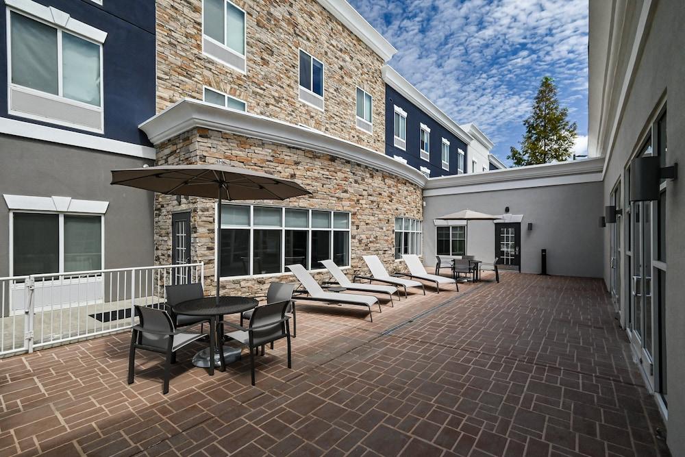 Holiday Inn Express & Suites Charlotte Southeast - Matthews by IHG photo 17
