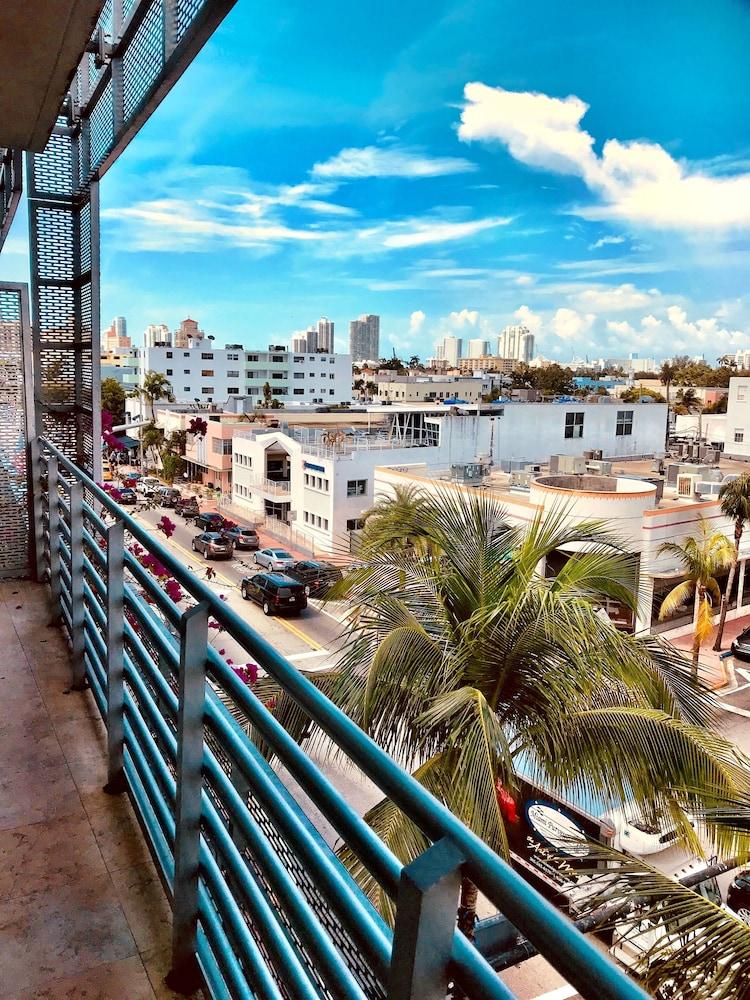 De Soleil Hotel on Ocean Drive photo 26