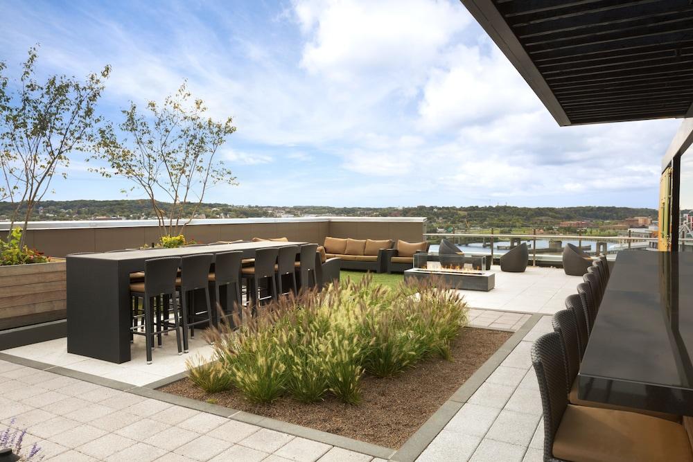 Hampton Inn & Suites Washington DC-Navy Yard photo 45