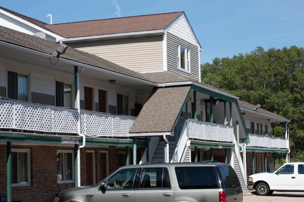 Budget Inn North Stonington photo 8