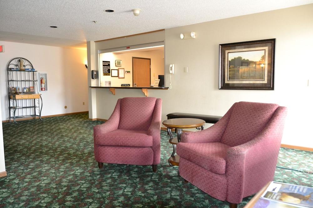 Carrington Inn & Suites photo 1