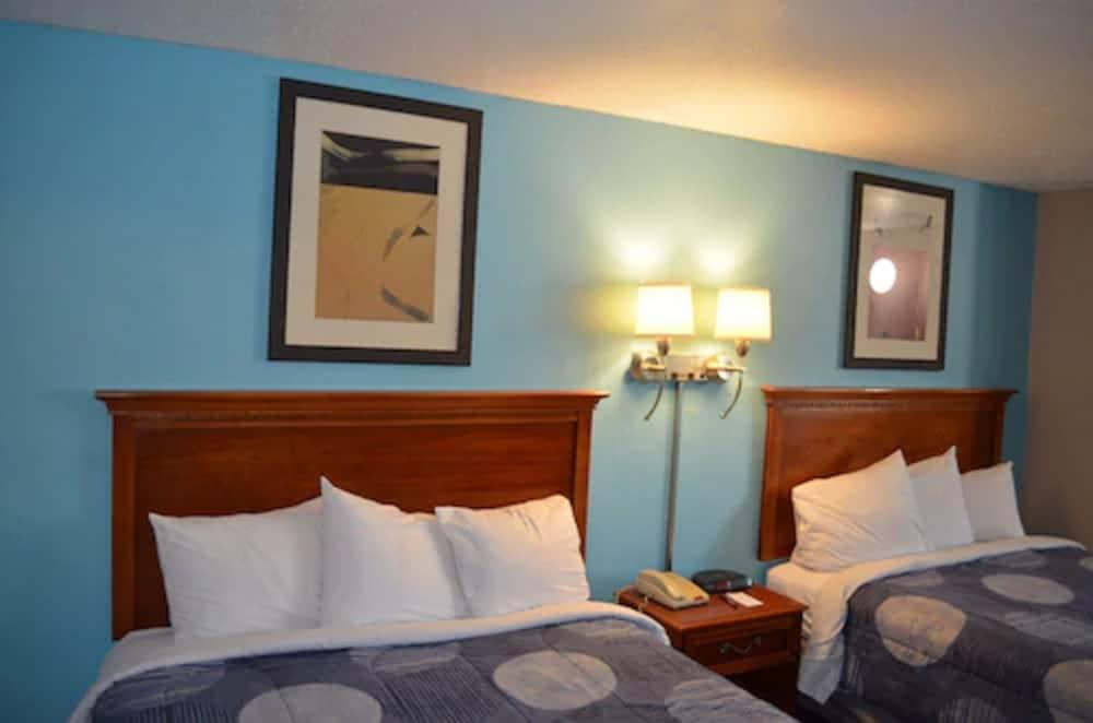 Hyannis Host Inn photo 6