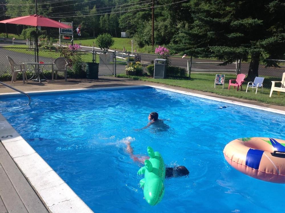 Lake Winnipesaukee Motel photo 39