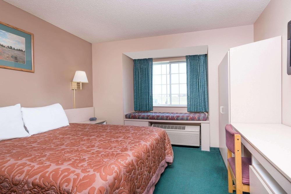 Red River Lodge photo 13