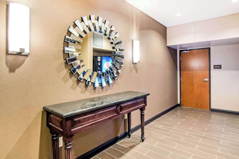 Comfort Inn & Suites Independence photo 8