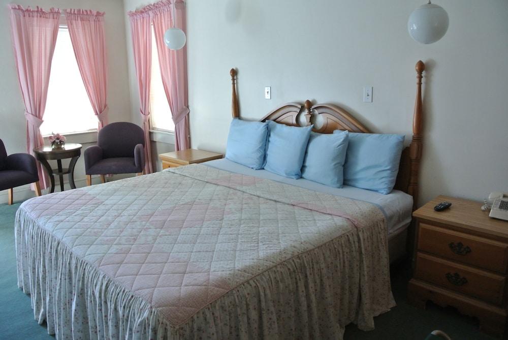 RoseWood Inn photo 22