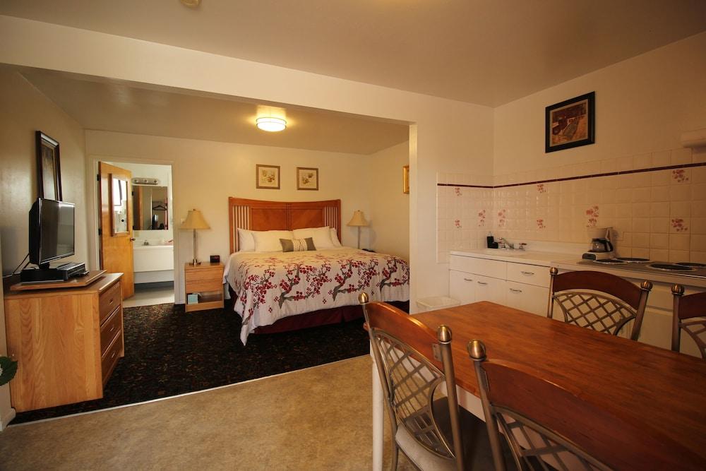 Mariner's Cove Inn photo 28