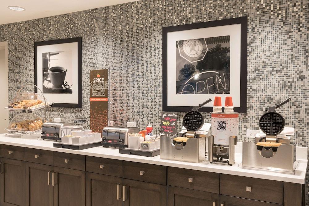 Hampton Inn & Suites Chicago Schaumburg photo 25