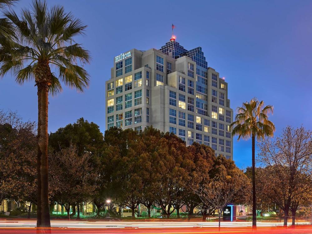 Hilton Los Angeles North/Glendale photo 1