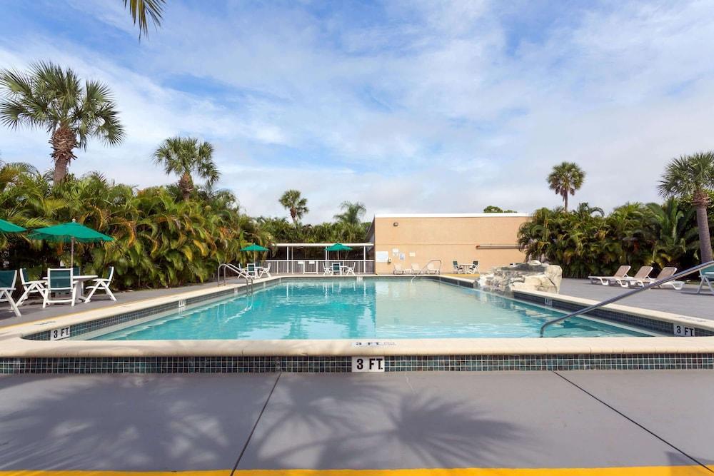 Ramada by Wyndham Lake Placid photo 15