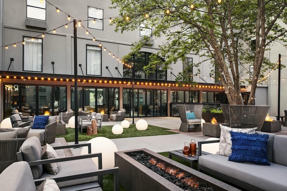voco The Darwin Atlanta Midtown by IHG photo 63