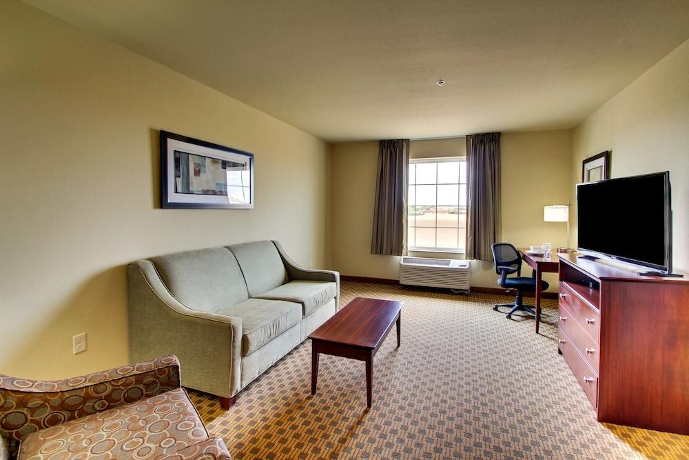 Stanton Inn & Suites photo 23