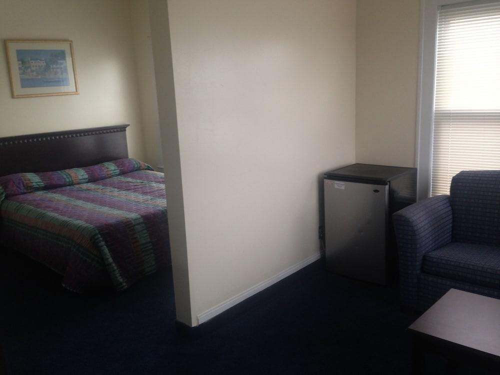 Belmar Inn photo 14
