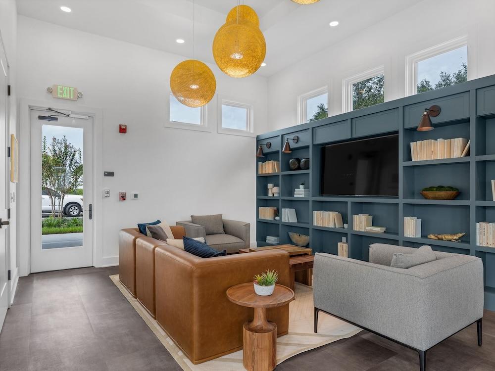 Landing Townhomes Davenport photo 15