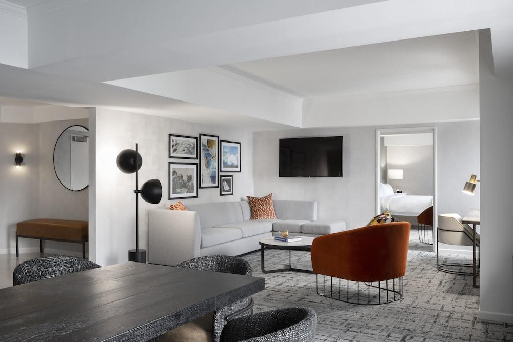 voco Chicago Downtown - Riverwalk by IHG photo 86