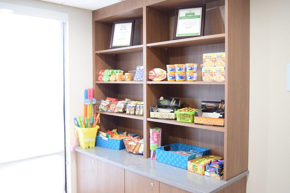 Holiday Inn Express Hotel & Suites West I 10 by IHG photo 57